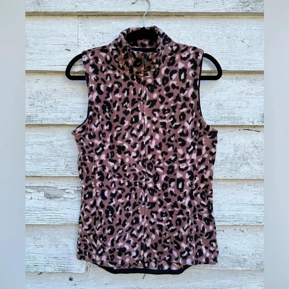 Cuddle, duds, fleece‎ vest, leopard print in like new condition, size large
